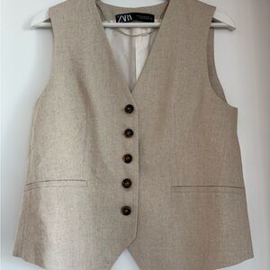 Zara Tan Vest with Tailored Fit and V-Neckline